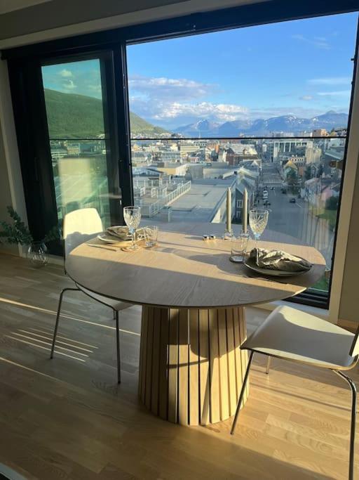 City Center 7Th Floor Apartement With Beautiful View ทรอมโซ ภายนอก รูปภาพ