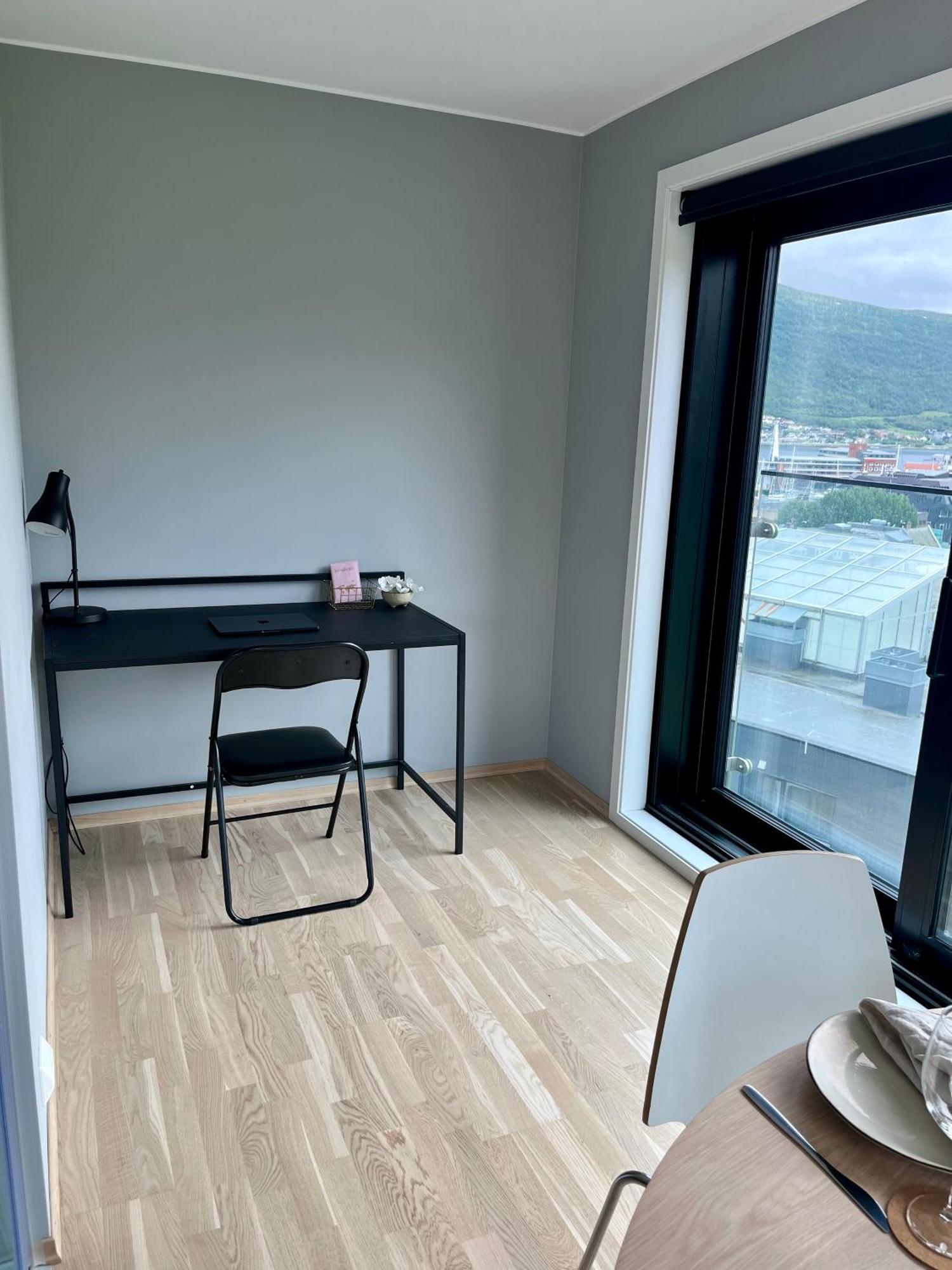 City Center 7Th Floor Apartement With Beautiful View ทรอมโซ ภายนอก รูปภาพ